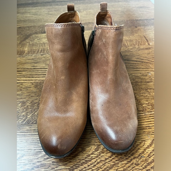 LUCKY BRAND Basel Leather Ankle Boots Booties‎ Heel Staple Fall Distressed 11 - Picture 2 of 10